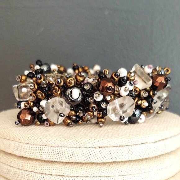 Seed bead and bead magnetic closure bracelet - Picture 6 of 14